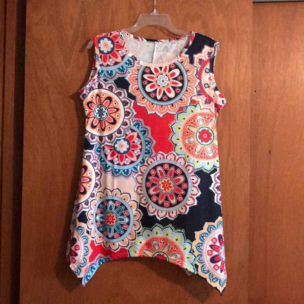 Sleeveless shark tail tank